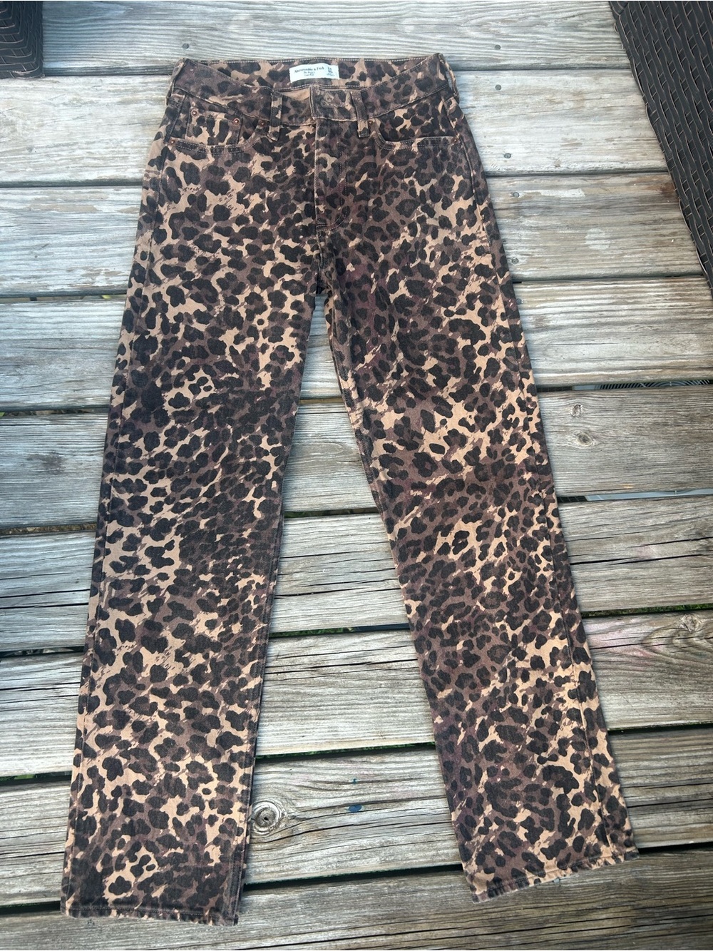 Abercrombie & Fitch Leopard Print low rise baggy jeans - Brown/Black